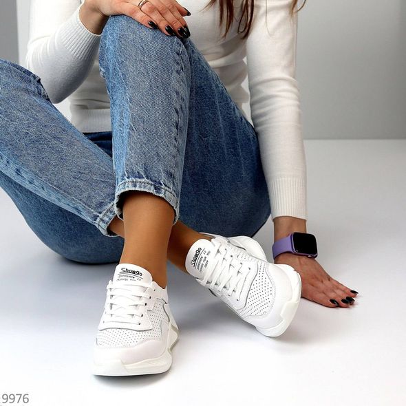 Модні жіночі кросівки з натуральної шкіри, білого кольору з бежевою вставкою, 36-41 р.